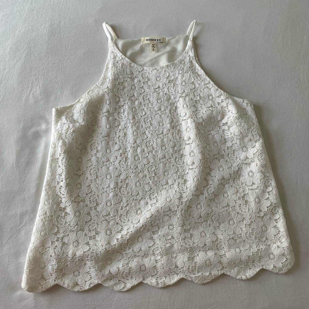 white sleeveless shirt